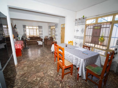 CASA EN VENTA BARRIO LA CHACARILLA