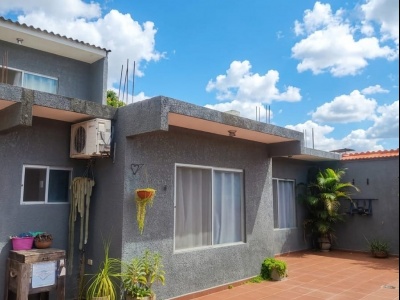 CASA FAMILIAR EN VENTA ZONA SUR