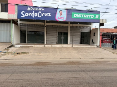 CASA COMERCIAL SOBRE AVENIDA PRINCIPAL EN VENTA
