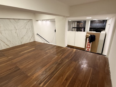 Tienda comercial en Alquiler sobre avenida - Zona Centro