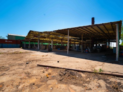 GALPON INDUSTRIAL EN VENTA SOBRE AVENIDA EN EL PILAT