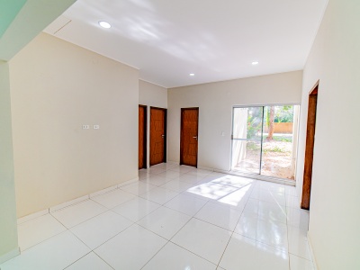 AMPLIA CASA EN KM9 DVLG - Condominio cerrado Casa Jardin