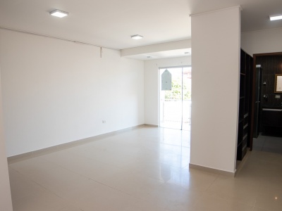 CASA de 2 Pisos EN VENTA
