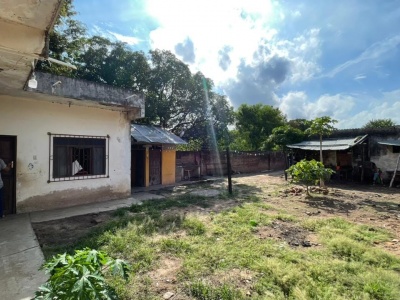 CASA EN VENTA, A PRECIO DE TERRENO, ZONA SUR