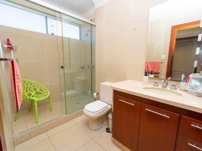 Hermosa y Cómoda Casa en Venta en Colinas del Urubo Sector I