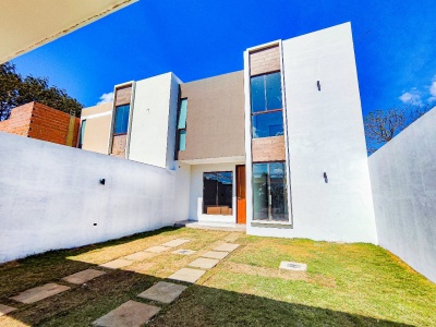 CASAS EN PRE-VENTA, DE 2 PLANTAS EN ZONA NORTE