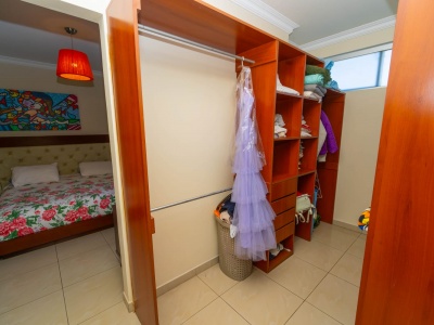 Hermosa y Cómoda Casa en Venta en Colinas del Urubo Sector I