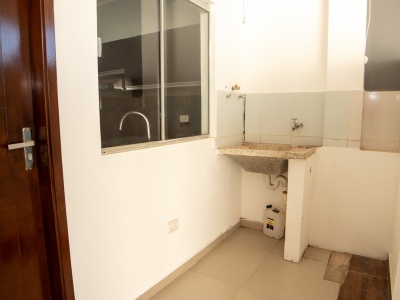 CASA de 2 Pisos EN VENTA