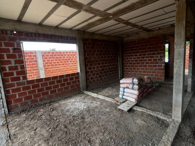 CASA EN CONSTRUCCIÓN EN VENTA - AV. EL PALMAR