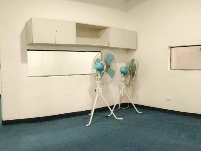 LOCAL COMERCIAL EN ALQUILER - CENTRO DE LA CIUDAD con parqueo propio