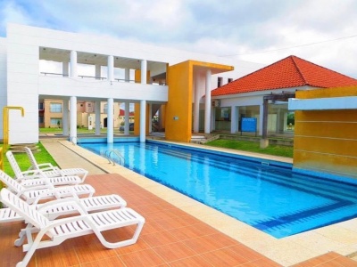 CASA EN VENTA COND. SANTA CRUZ DE LA COLINA