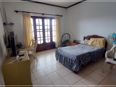 CASA EN VENTA PARA VIVIENDA Y OFICINAS 4to ANILLO Av. SANTOS DUMONT