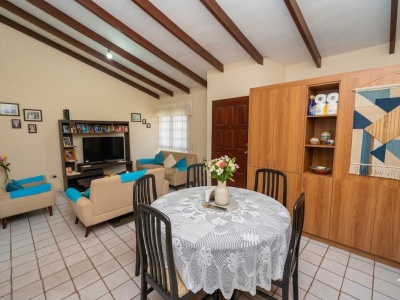 Casa en alquiler colegio Caritas
