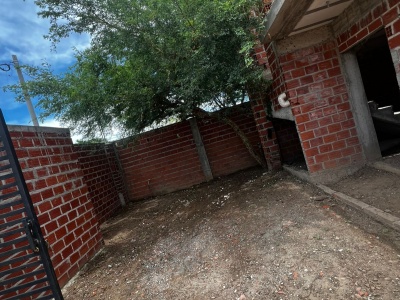 CASA EN CONSTRUCCIÓN EN VENTA - AV. EL PALMAR