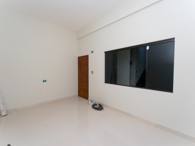 CASA EN VENTA CON GALPON