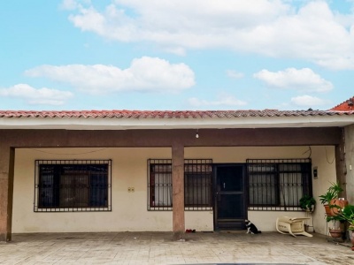 CASA FAMILIAR EN VENTA ZONA SUR