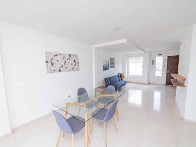 HERMOSA CASA DE 2 PLANTAS EN VENTA- $US 82.000.-