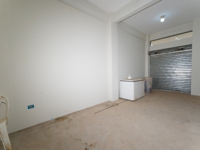 CASA EN VENTA CON GALPON