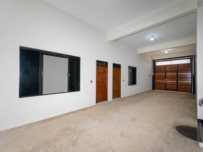 CASA EN VENTA CON GALPON