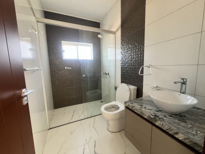 CASA DE 4 DORMITORIOS EN VENTA EN EL URUBO VILLA BONITA