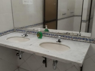 LOCAL COMERCIAL EN ALQUILER - CENTRO DE LA CIUDAD con parqueo propio