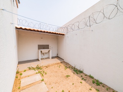 CASA DE 3 DORMITORIOS EN VALLE SANCHEZ BS. 430.000.-