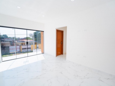 HERMOSA CASA A ESTRENAR, DE 2 PLANTAS, A UNA CUADRA DE LA AVENIDA, ZONA SUR