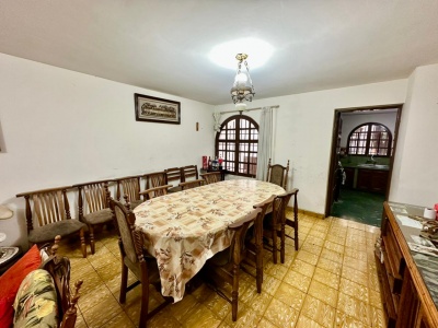 "CASA COMERCIAL EN VENTA, DE 480,80  M2, DE 2 PLANTAS, SOBRE CALLE CAMPERO"