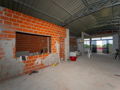 CASA EN VENTA CON GALPON
