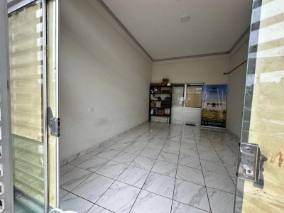 Casa con tienda comercial EN VENTA - ZONA CUMAVI