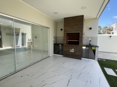 CASA DE 4 DORMITORIOS EN VENTA EN EL URUBO VILLA BONITA