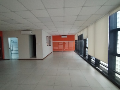 Oficina de 87.81 m2 en Alquiler en Equipetrol El Cubo I