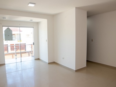 CASA de 2 Pisos EN VENTA