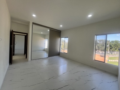 CASA DE 4 DORMITORIOS EN VENTA EN EL URUBO VILLA BONITA