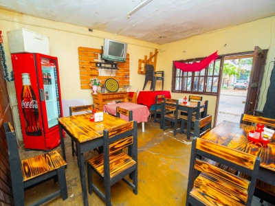 CASA COMERCIAL EN VENTA