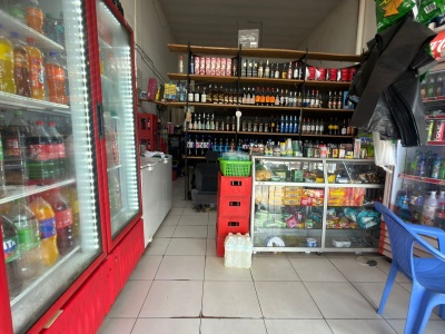 ALOJAMIENTO EN VENTA CON DOS TIENDAS