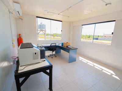 GALPON INDUSTRIAL EN VENTA SOBRE AVENIDA EN EL PILAT