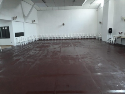 LOCAL COMERCIAL EN ALQUILER - CENTRO DE LA CIUDAD con parqueo propio