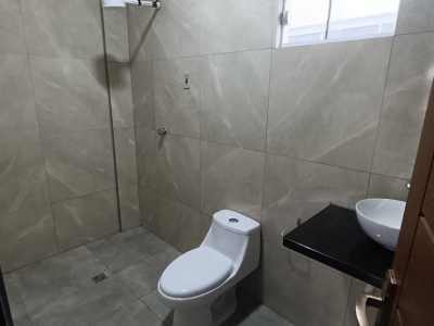 Casa en Venta o anticretico Ubicación: Zona Este Urb. El Trapiche 3