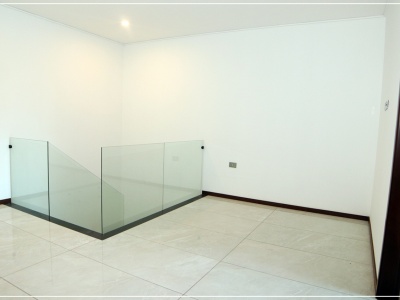 Casa 3 dormitorios Barrio Oriental (zona 4to anillo entre Canal Isuto y Radial 26)