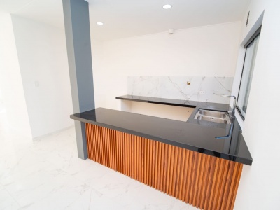 HERMOSA CASA A ESTRENAR, DE 2 PLANTAS, A UNA CUADRA DE LA AVENIDA, ZONA SUR
