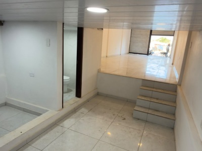 LOCAL COMERCIAL EN ALQUILER - SOBRE AVENIDA,ZONA MONTECRISTO