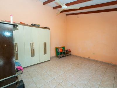 Casa en venta con amplio terreno