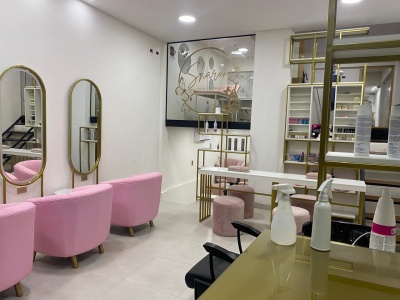 Tienda comercial en Alquiler sobre avenida - Zona Centro