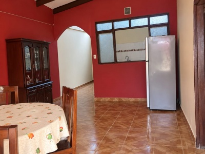 CASA EN VENTA ZONA AV LUJAN 8vo Y 9no ANILLO CON TIENDA AMPLIA