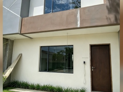 CASA EN VENTA CERCA DE AVENIDA Y HOSPITAL