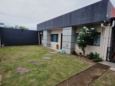CASA EN VENTA  - URB . VALPARAISO