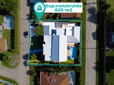 Hermosa y Cómoda Casa en Venta en Colinas del Urubo Sector I