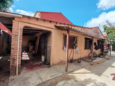 CASA EN VENTA - ZONA PLAN 3000
