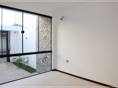 Casa 3 dormitorios Barrio Oriental (zona 4to anillo entre Canal Isuto y Radial 26)